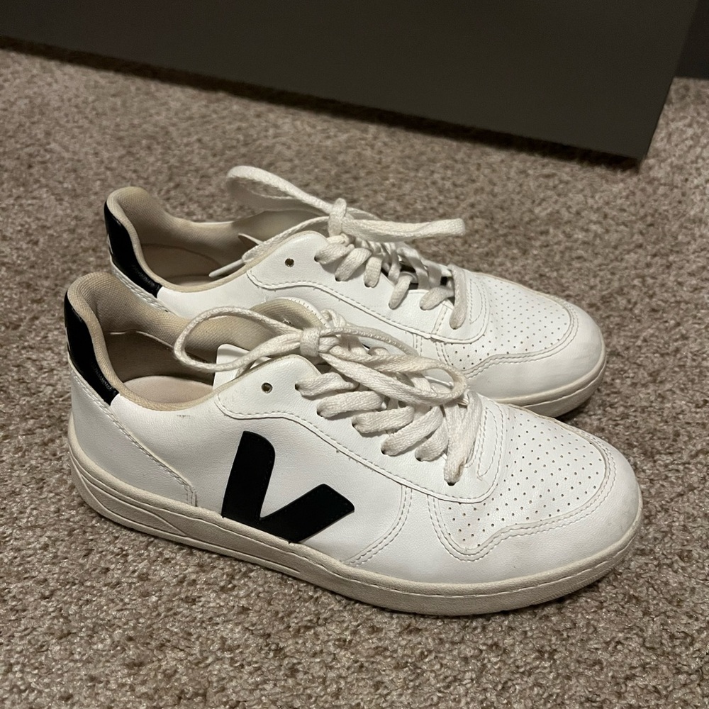 Leather Veja Tennis Shoes, Women’s